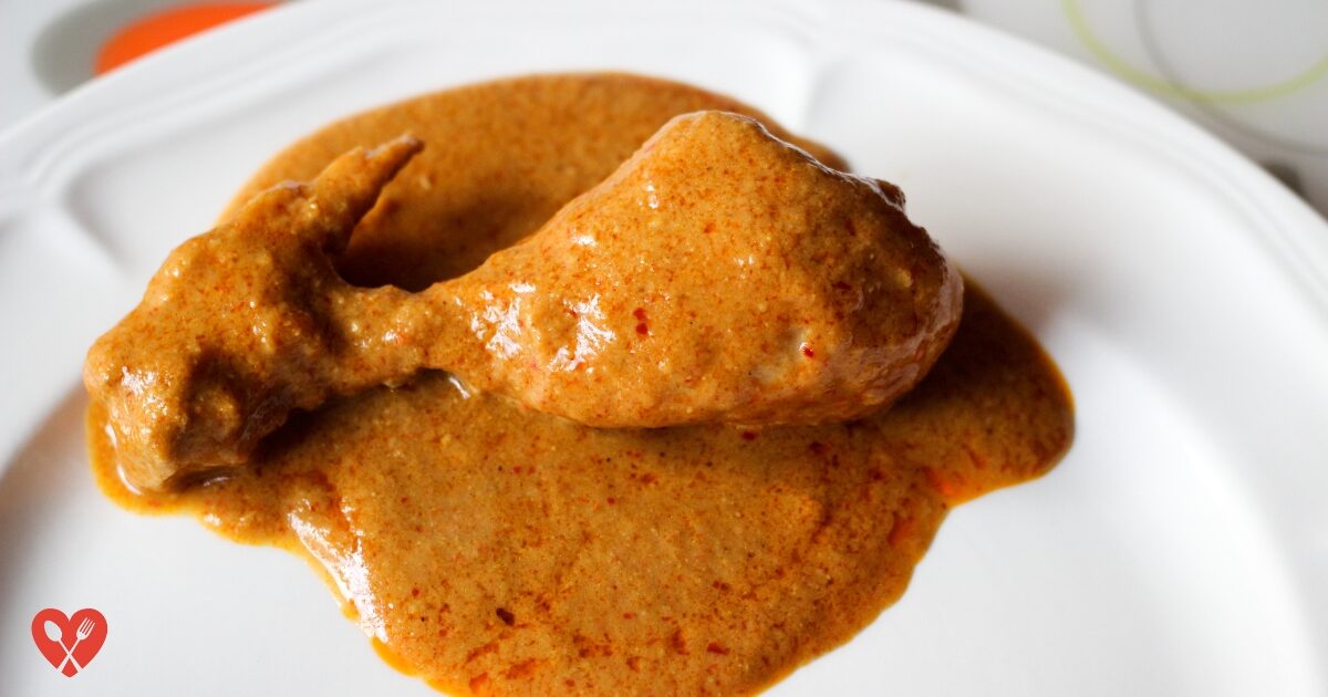 cozinhar galinha velha panela