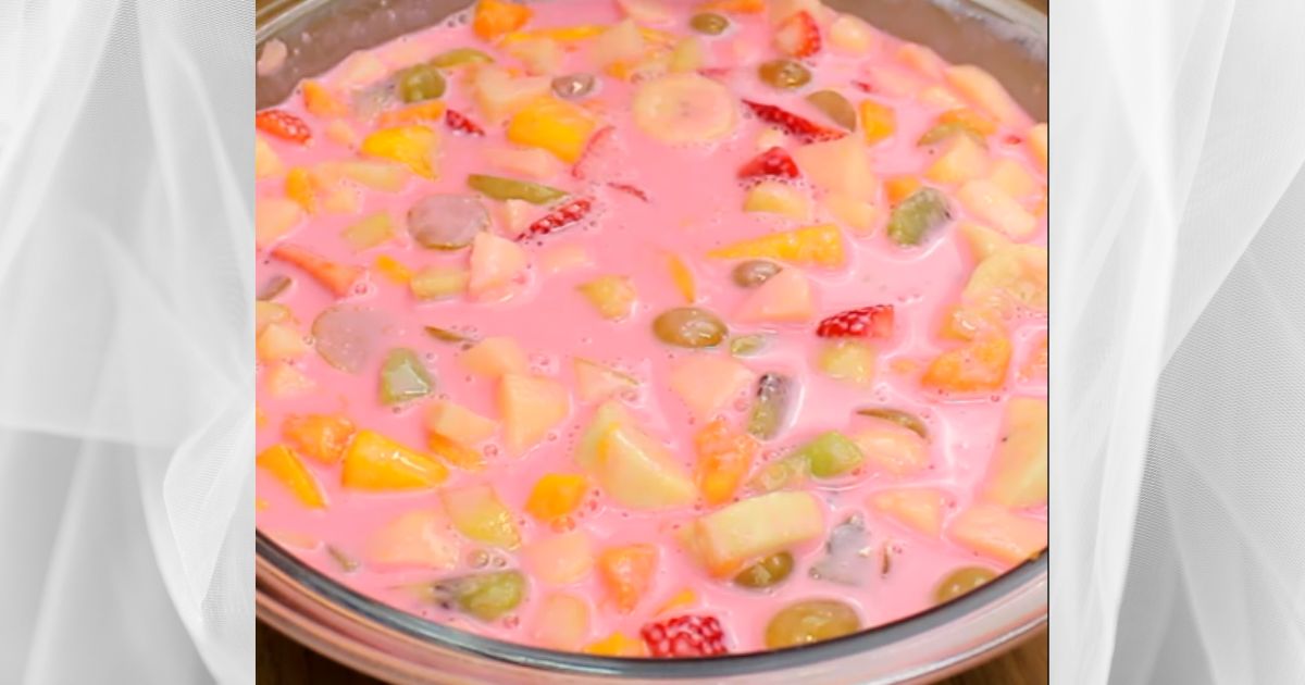 Salada de Frutas Cremosa com Gelatina