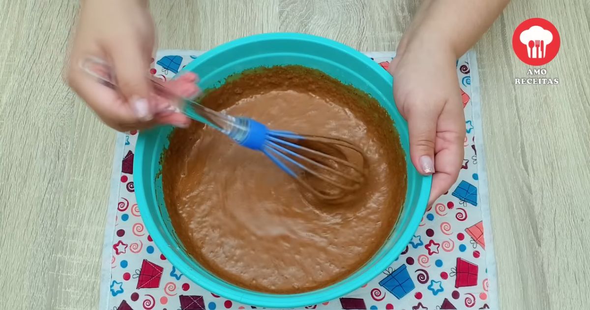 Bolo Recheado Chocolate Branco