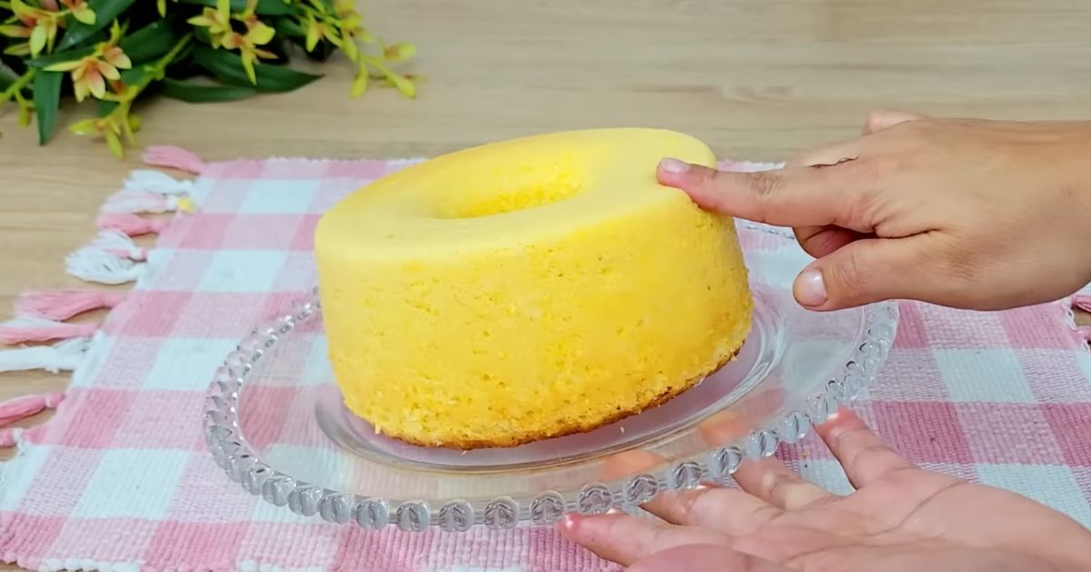 Bolo de Flocão de Milho com Coco