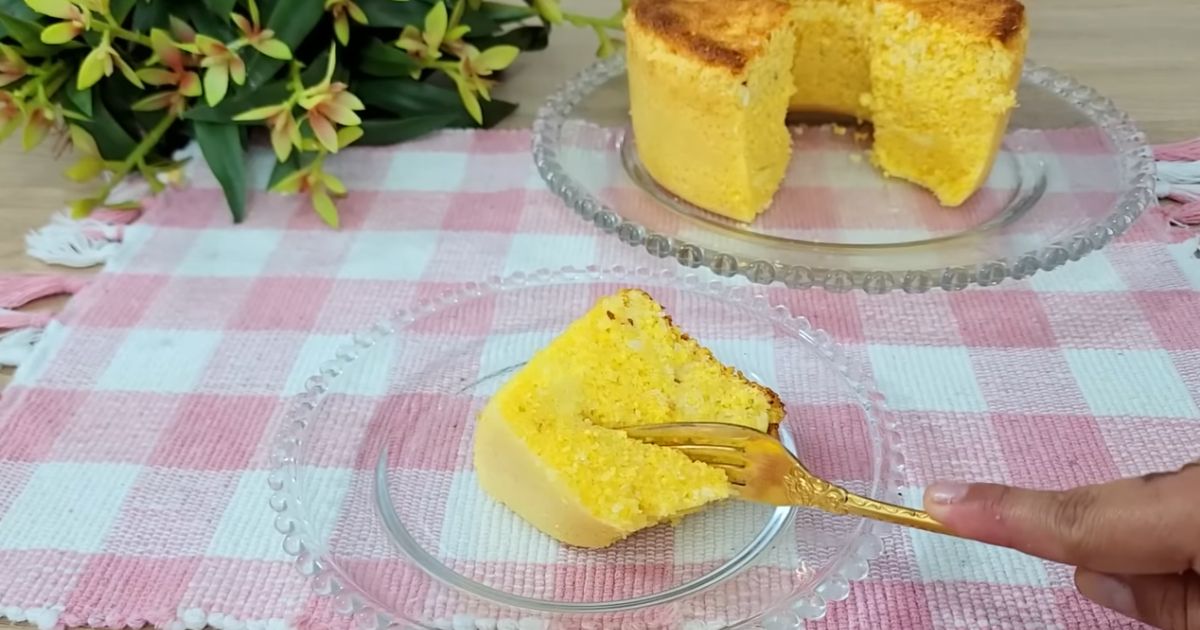 Bolo de Flocão de Milho com Coco