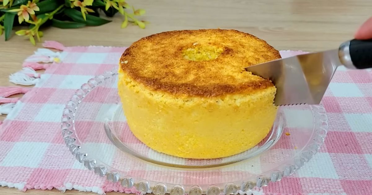 Bolo de Flocão de Milho com Coco