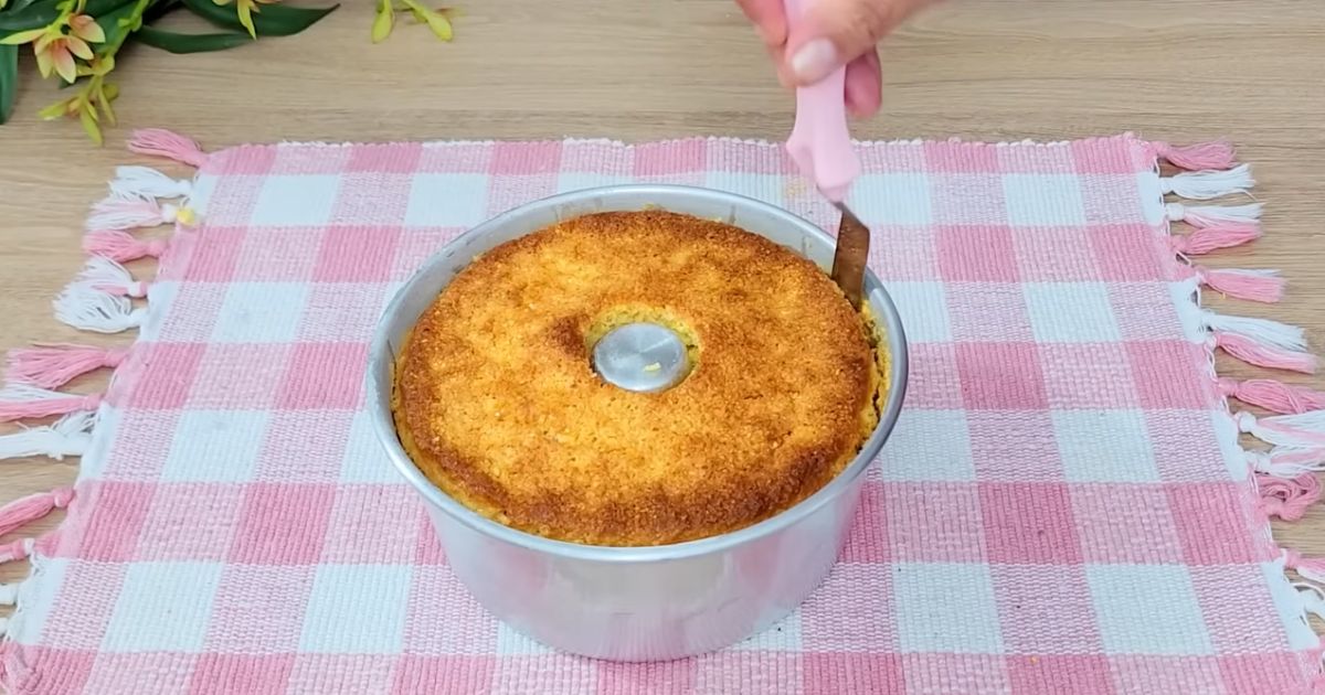 Bolo de Flocão de Milho com Coco