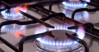 Fogo amarelo e panelas pretas: como resolver