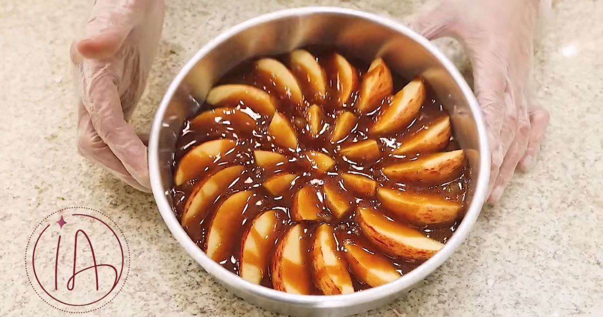 Bolo de Maçã calda forma