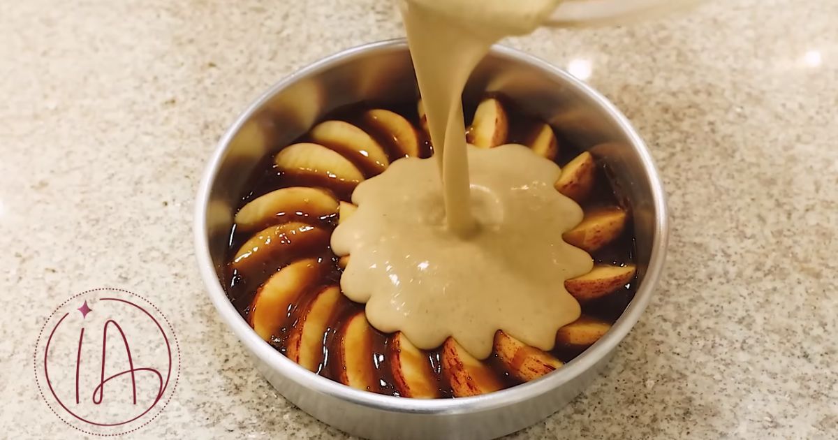 Bolo de Maçã massa despejar forma