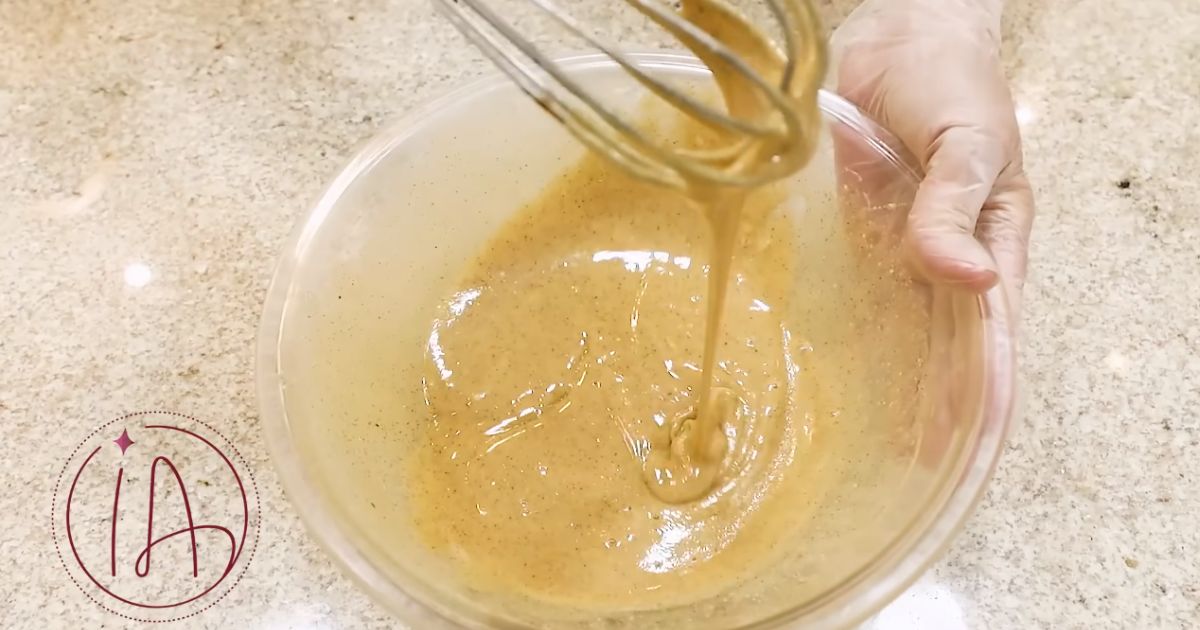 Bolo de Maçã noz moscada bater