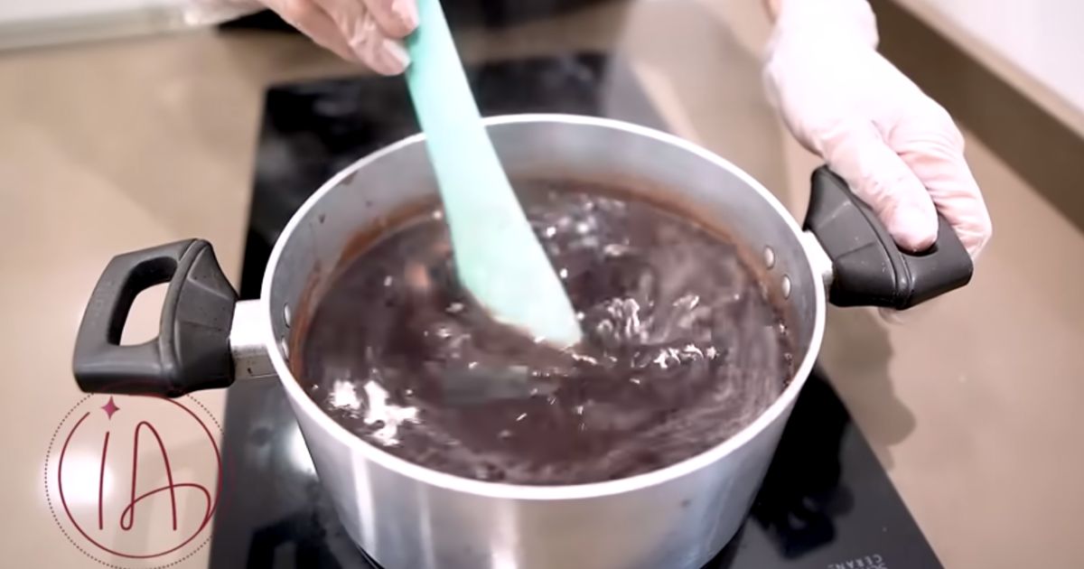 Sagu Sem Vinho açucar mexer