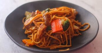 Saboroso Yakisoba Tradicional: Da Cozinha Asiática para a sua Mesa