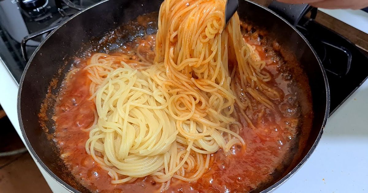  Macarrão Espaguete Soltinho com Molho Caseiro