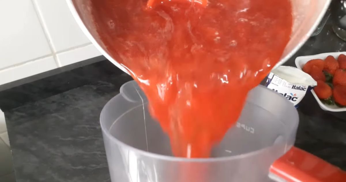 licor morango liquidificador