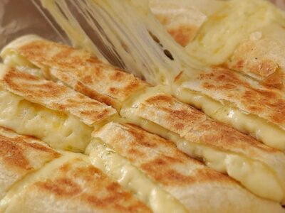 pao queijo batata frigideira