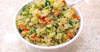 Salada de quinoa com legumes