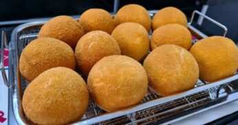 Salgado Português mais saboroso do mundo vende com água
