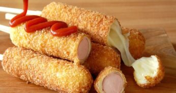 Salsicha empanada com massa de pão de forma