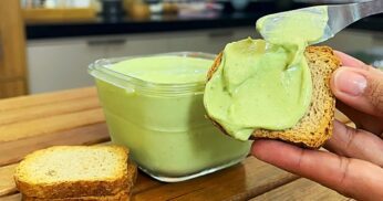 Maionese de Alho Caseira: Uma Receita Fácil para Realçar Qualquer Prato