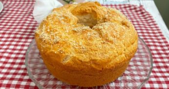 O Melhor Bolo Pão de Queijo que Já Fiz: Uma Delícia que Não Murchará!