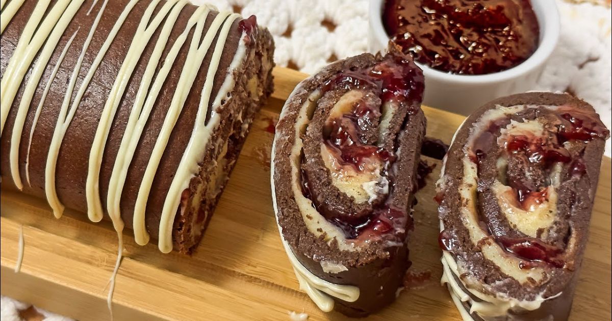  SOBREMESA ROCAMBOLE DE NINHO: DELÍCIA CREMOSA COM CHOCOLATE E MORANGO