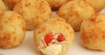 Bolinho de pizza que faz sucesso nas vendas o cheiro de orégano faz as honras