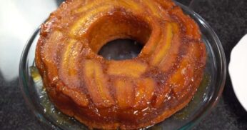 Bolo de Banana Caramelizado: Delícia Tropical Caseira