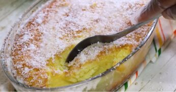Faça bombocado de travessa, sem farinha e que sai molhadinho do forno