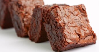 Brownie é bolo de chocolate sem fermento, mas não só isso, conheça o segredo para nunca errar