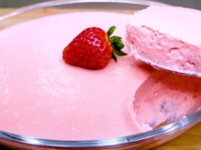 mousse morango chantilly