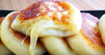 Pãozinho de batata com 4 ingredientes, lanche rápido e fácil