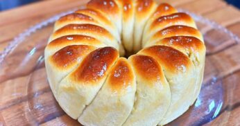 Rosca doce que não precisa abrir com rolo e nem sovar na mesa