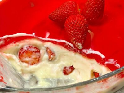 sobremesa creme ninho morango