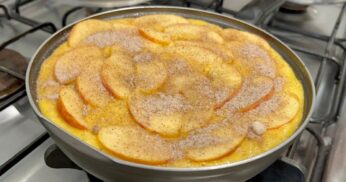 Torta de Maçã e Banana na Frigideira Sem Glúten, com Fubá e Aveia