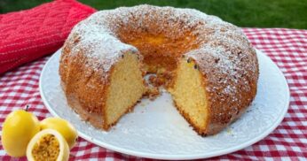 BOLO DE MARACUJÁ SEM FARINHA DE TRIGO: A RECEITA DE VÓ QUE VOCÊ PRECISA PROVAR!