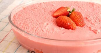 Sobremesa Cremosa de Travessa: Rapidez e Sabor em Cada Colherada!