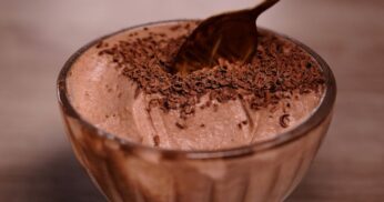 Sobremesa de chocolate na taça é a pedida certa para quem busca uma experiência gastronômica doce e sofisticada