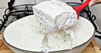 Domingo é o dia de relaxar e também é o momento de se deliciar com uma sobremesa caseira aprenda essa sobremesa rápida