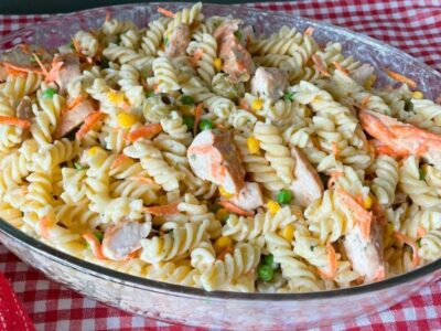 A Melhor e Mais Fácil Salada de Macarrão Que Você Já Viu Um Triunfo de Sabor e Facilidade