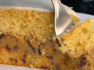 O Clássico Bolo de Doce de Leite com Ameixa Que Vai Virar a Estrela de Qualquer Ocasião
