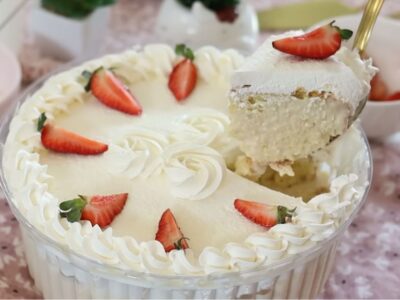 O Famoso Bolo Alagado de Quatro Leites A Receita do Momento e Sucesso de Vendas!