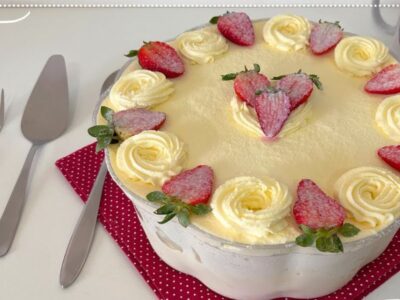 Bolo Alagado Quatro Leites Uma Sobremesa Úmida e Irresistível Descrição