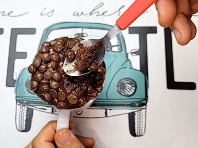 Bolo de Caneca de Chocolate em 3 Minutos Saboroso e Super Rápido!