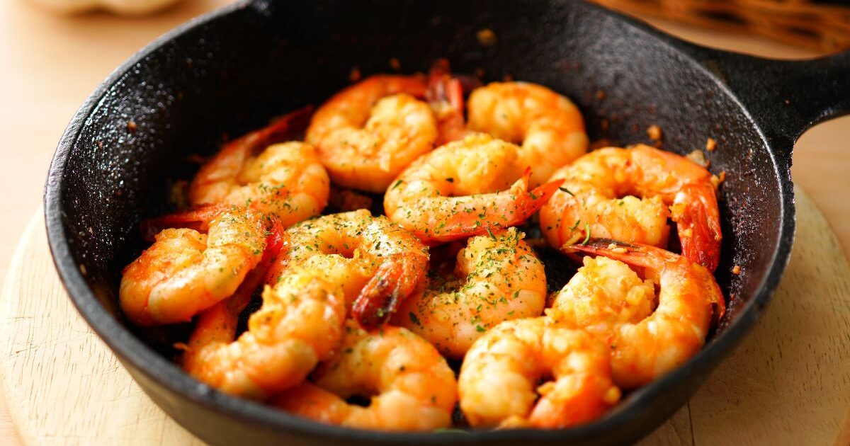 Como fazer camarão alho e óleo