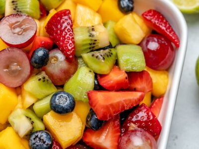 Como fazer salada de frutas simples