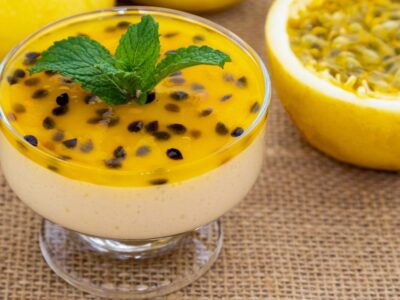 Mousse de Maracujá com Suco Natural
