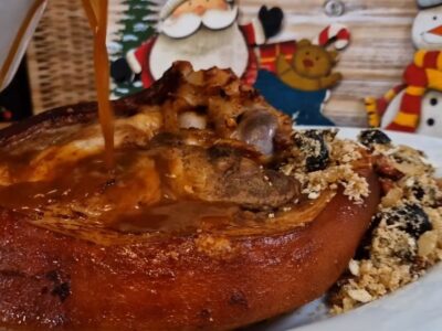 Pernil de Porco Assado Receita Suculenta com Farofa de Frutas