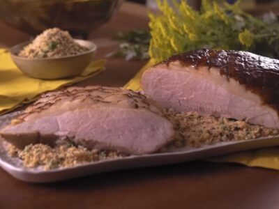 Pernil de Porco Suculento com Farofa de Maracujá Um Prato Exótico e Delicioso