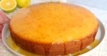 Bolo de Laranja com Calda Caramelizada: Uma Delícia Imperdível