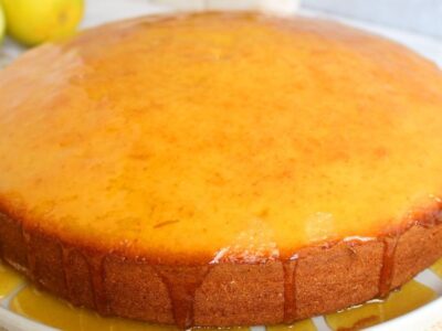 Bolo de Laranja com Calda Caramelizada Uma Delicia Imperdivel