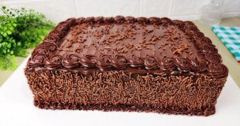 Bolo Brigadeiro Cremoso para 20 Pessoas – Massa Pão de Ló Fofinha de Chocolate