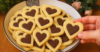 Receita em 10 minutos! Os biscoitos derretem na boca! Tão gostosos e fáceis que você vai querer fazer todos os dias.