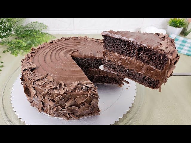 Torta Chocólatra – Bolo Recheado Fácil De Chocolate Com Massa De Liquidificador